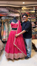 Chinon Lehenga